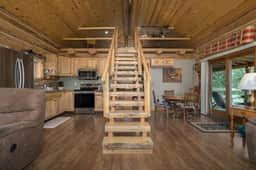 Papa Tom's Cabin - Image 5
