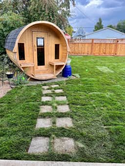 Sapphire Adventure Cottage - Image 3