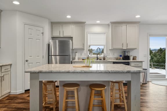 Ramsay Mountain Retreat - Image 1